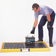 Ultra-Containment Tray With Grate - Black